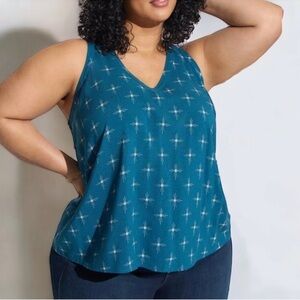 Torrid 1X Blue Challis Stitch Detail Star Clusters Tank NWT